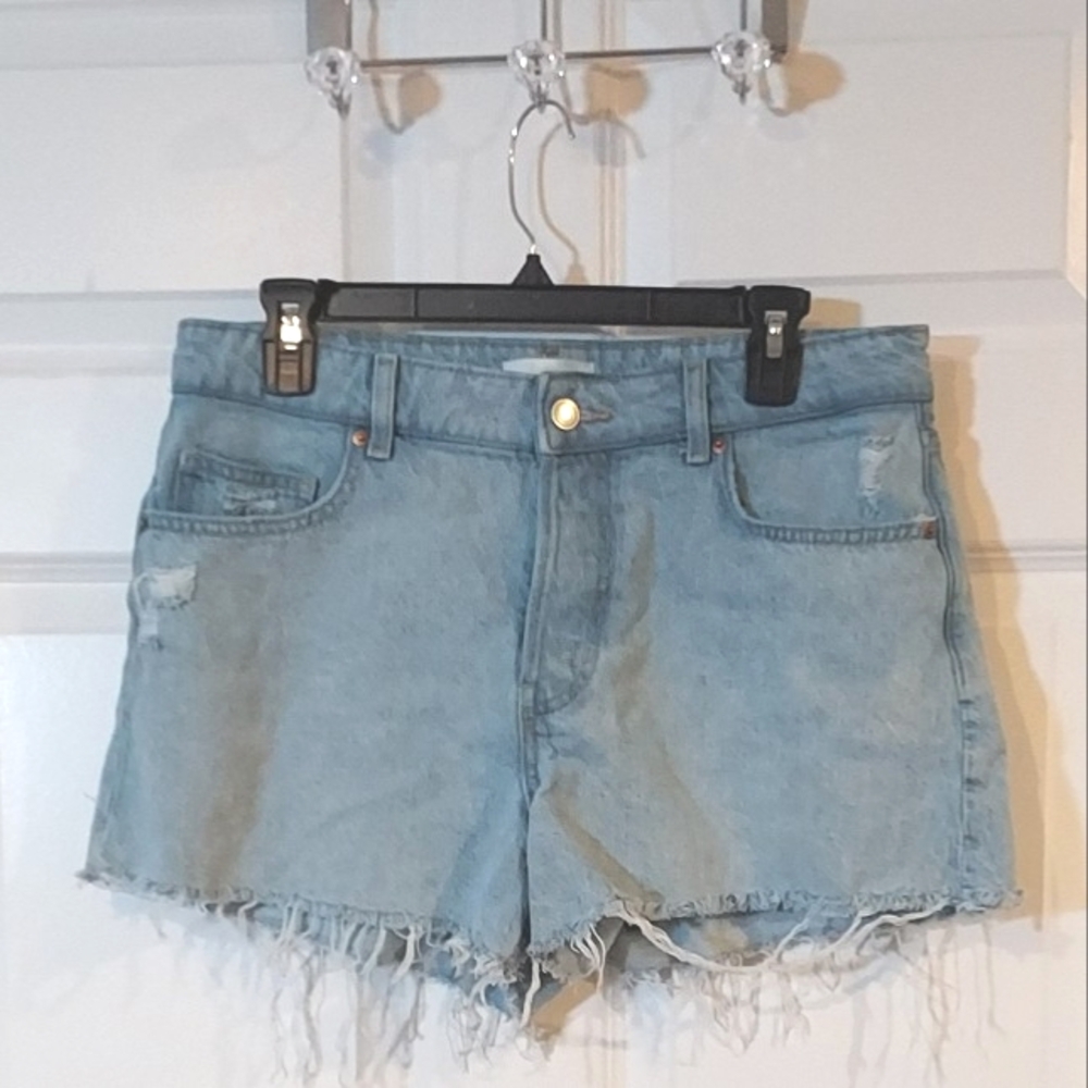 H&M Divided Women's Size 12 High Waist Distressed Denim Cutoff Raw Hem Shorts